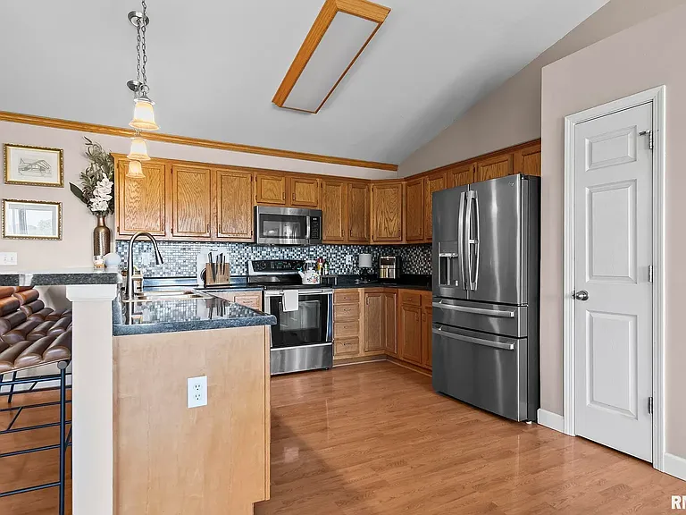 2721 Carl Prairie Dr — Photo 22