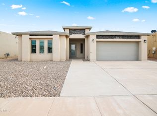 740 Plains Blackfoot Dr, Socorro, TX 79927
