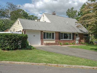 1055 Elm Ter, Rahway, NJ, 07065