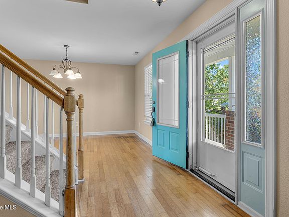 4th image of 2113 Eleuthera Way