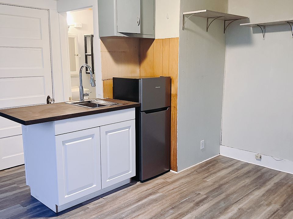 2nd image of 46 School St APT B3