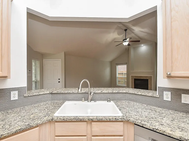 10614 Sunswept Fields Ln — Photo 16