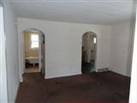 4th image of 423 E Columbia Ave