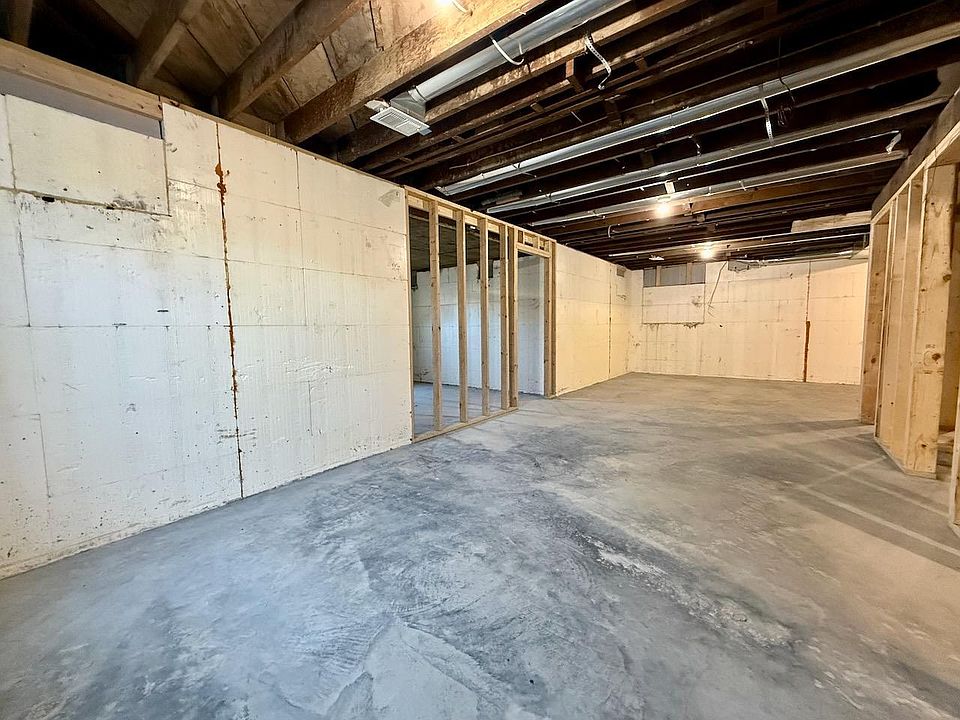 33rd image of 606 Minnesota Ave