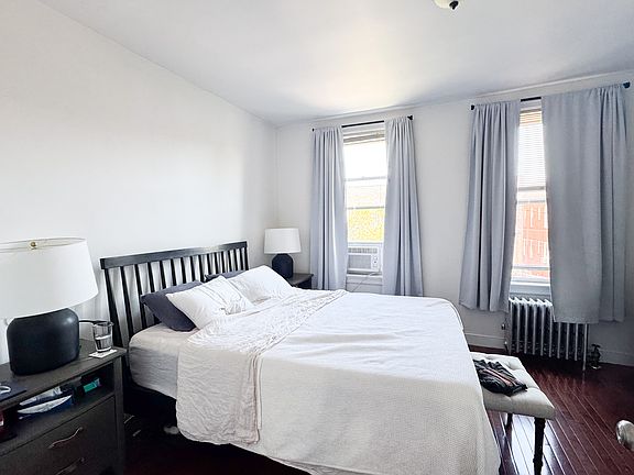 3rd image of 3072 44th St APT 3L