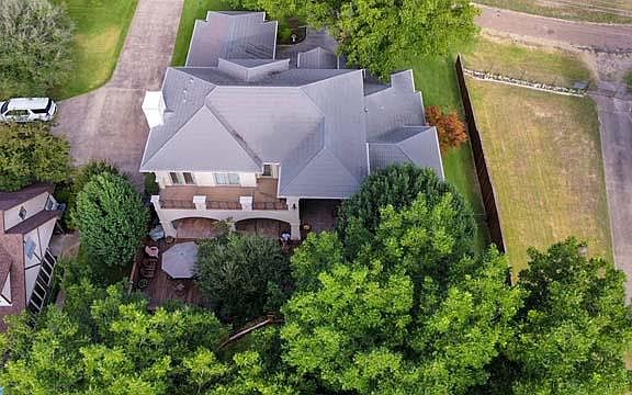 2nd image of 219 Rosemary Dr