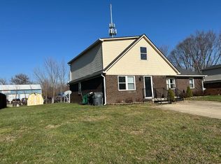 1658 Stonegate Dr, Greenwood, IN 46142