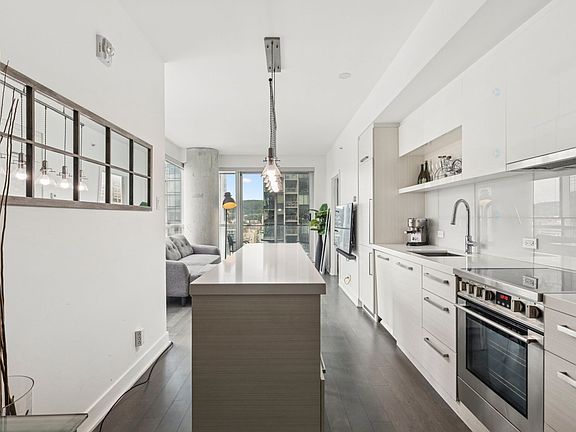 4th image of 1050 Rue Drummond #2806