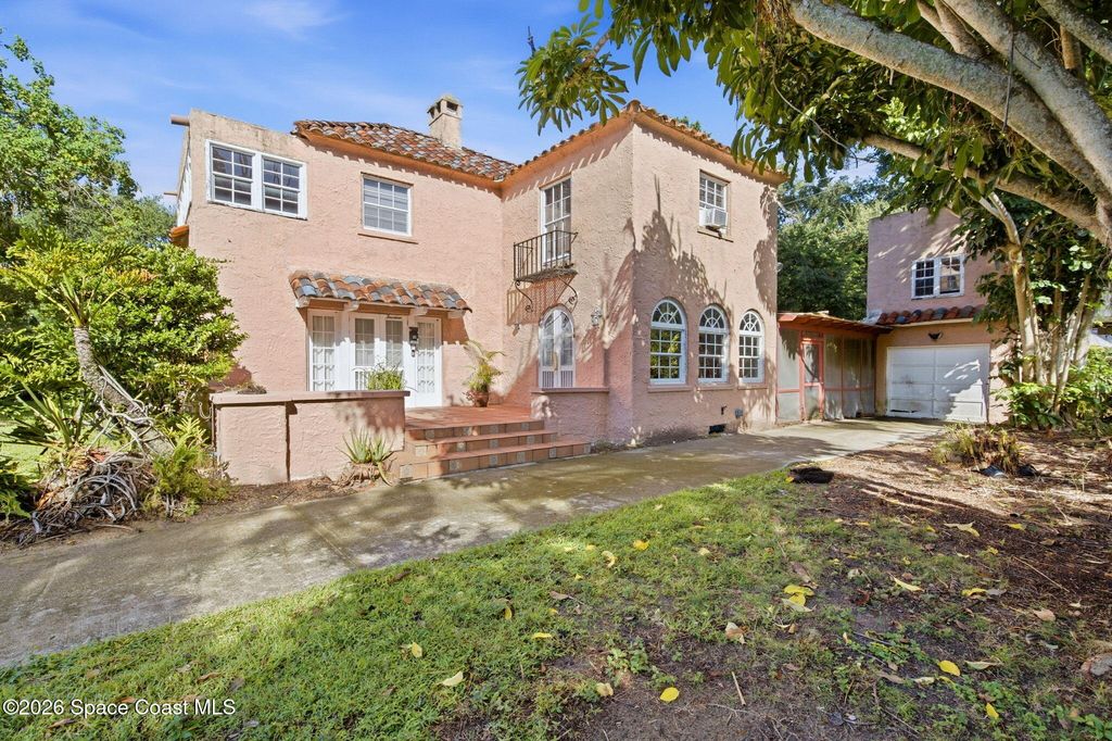 14 Valencia Rd