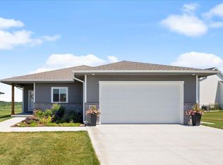 1054 Deveron Dr, Council Bluffs, IA 51503