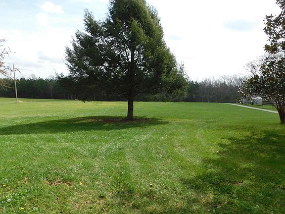 2nd image of 815 Moberly Bend Rd