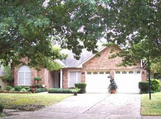 529 Mercer St, Grand Prairie, TX 75052