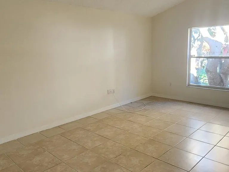 1807 Edith St NE — Photo 15