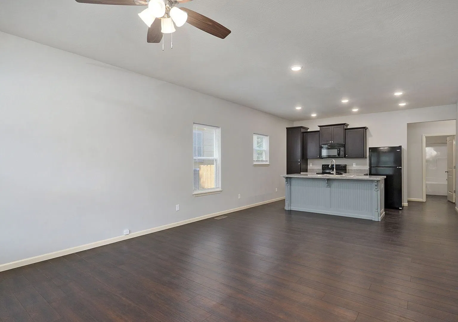 Grant 717 — Photo 2