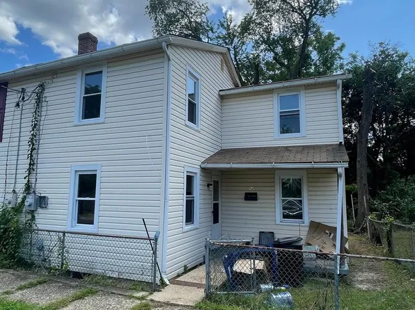 62 Pine St, Beverly, NJ 08010