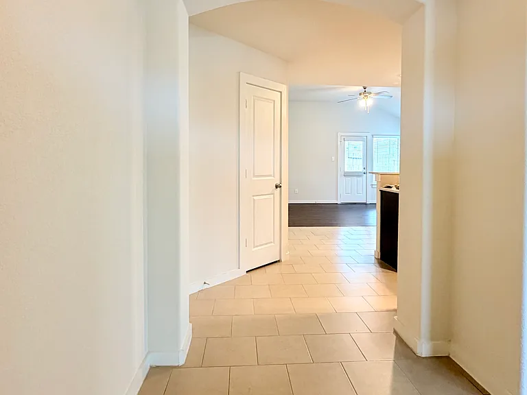 6807 Bardsdale Ct — Photo 2