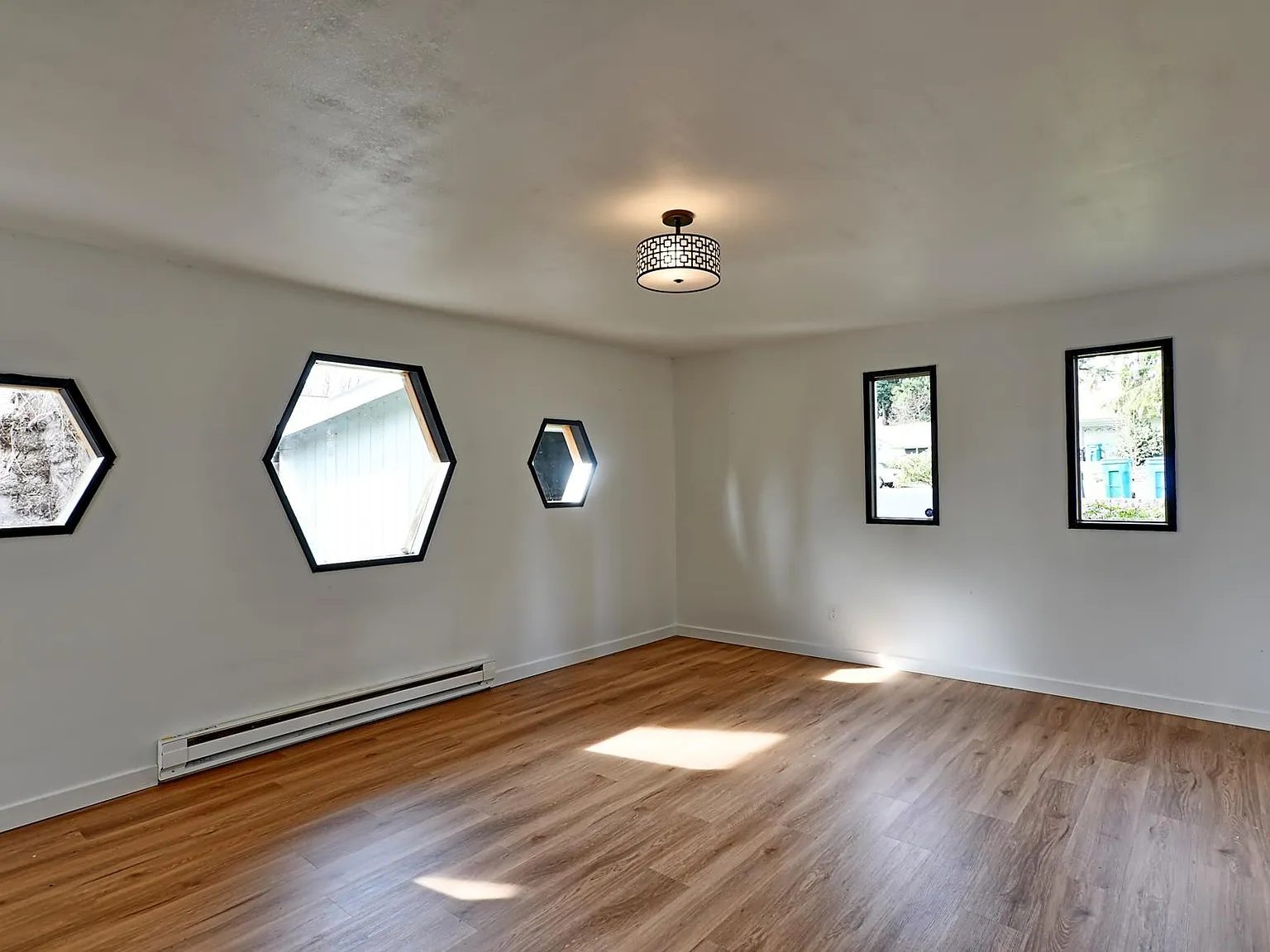 NE 203rd St, Shoreline — Photo 4