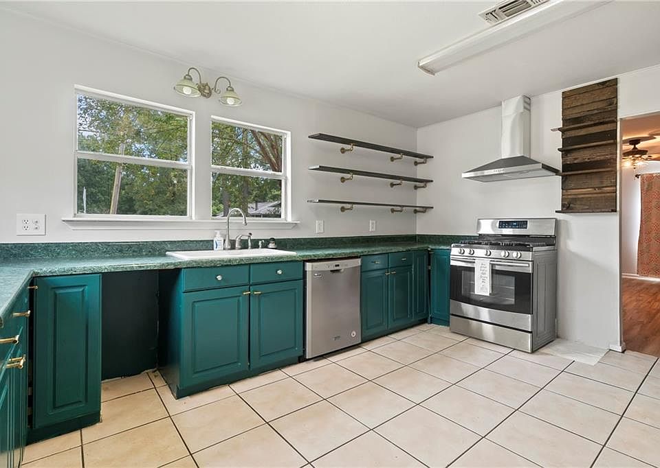 724 Lamarque St, Mandeville, LA 70448 Zillow