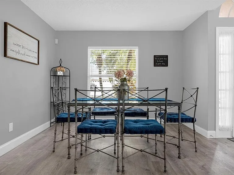 2820 Smithfield Dr — Photo 13