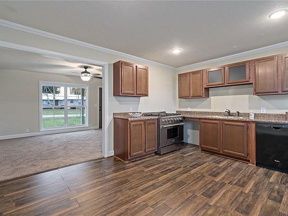 2nd image of 1706 Eastgate Est