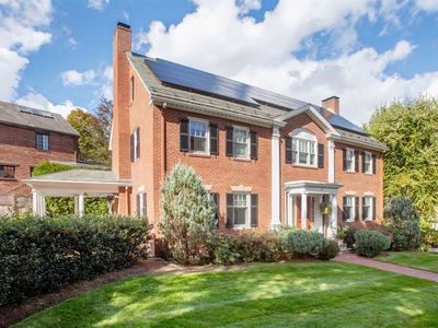 40 Woodchester Dr, Newton, MA, 02467