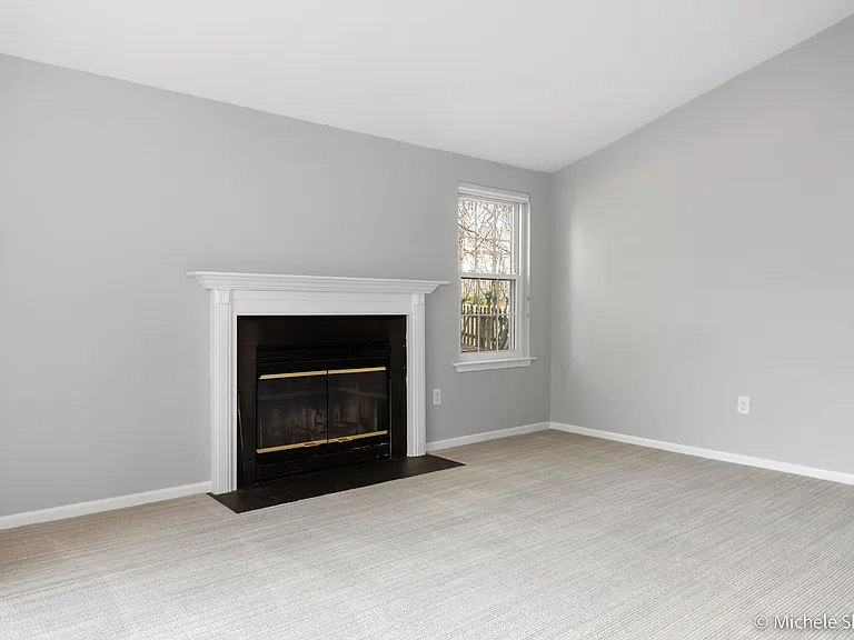 272 Yale Ct — Photo 25