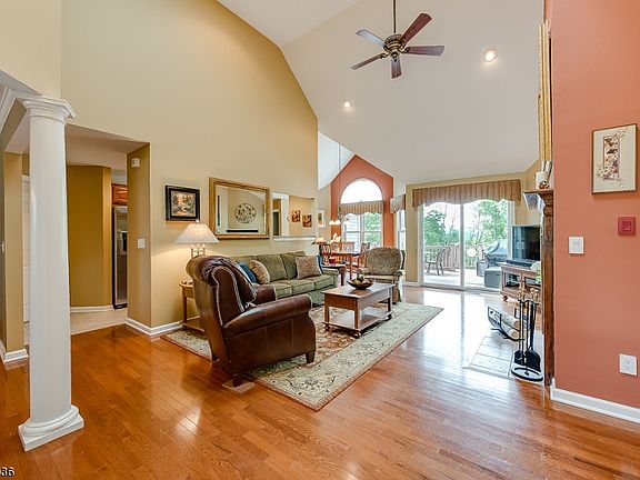 2nd image of 15 Wentworth Ct