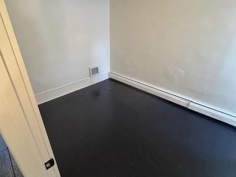 15 E Cherry St — Photo 4