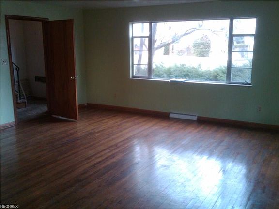 3rd image of 1702 & 1704 Liberty Dr