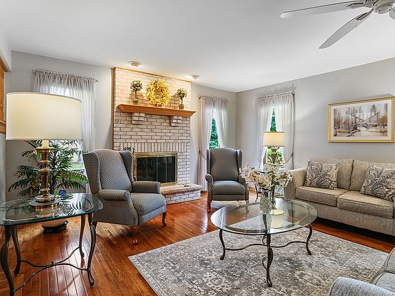 5th image of 7915 Richardson Ln