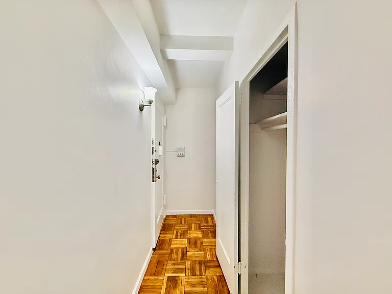 Purdy St — Photo 2