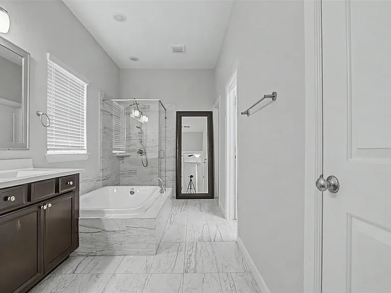 19718 Shinnery Ridge Ct — Photo 11