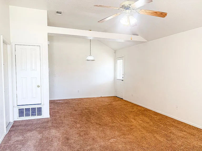 3802 Hitchrock Dr — Photo 4