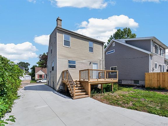 4th image of 761 Columbia Rd