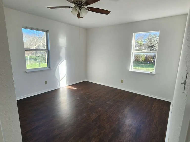 501 S McNeil St — Photo 16