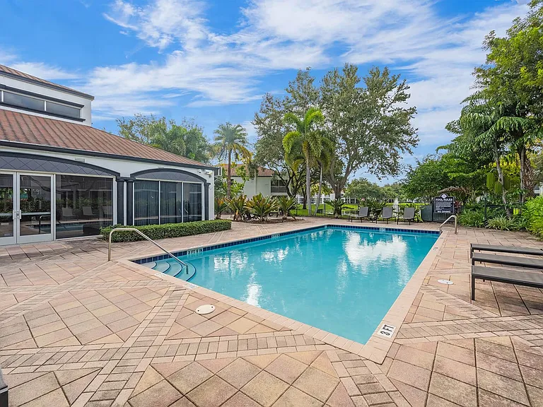 The Luxe at Boca — Photo 13