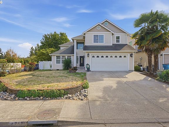 2nd image of 4717 NE 40th St