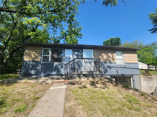 1008 S Scott Ave, Independence, MO 64054