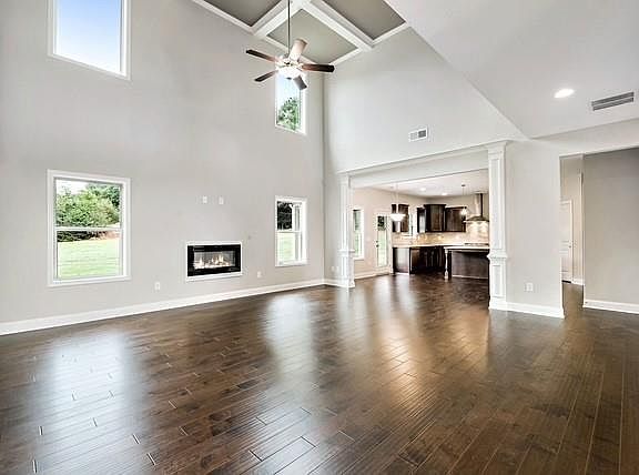 3rd image of 20 Tree Farm Way