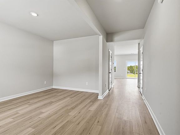 4th image of 206 Moretz Pl
