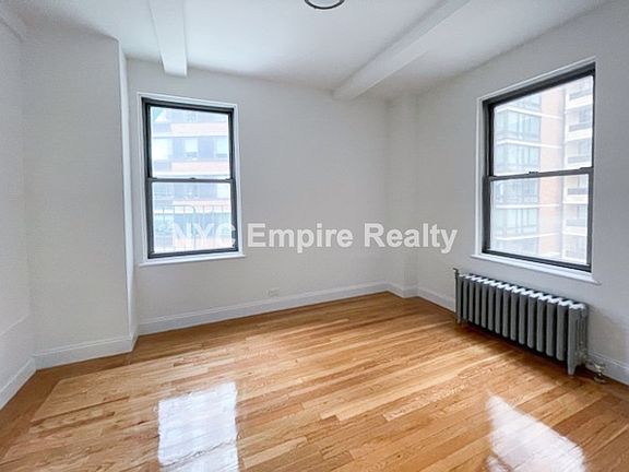 4th image of 710 2nd Ave #12H