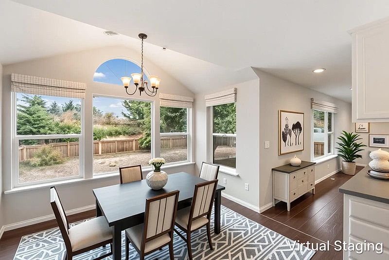 5th image of 544 Pine Court