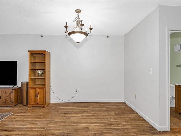3rd image of 200 Market St APT 115