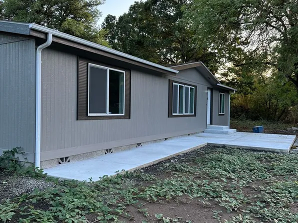 425 Wilbur Rd, Roseburg, OR 97471