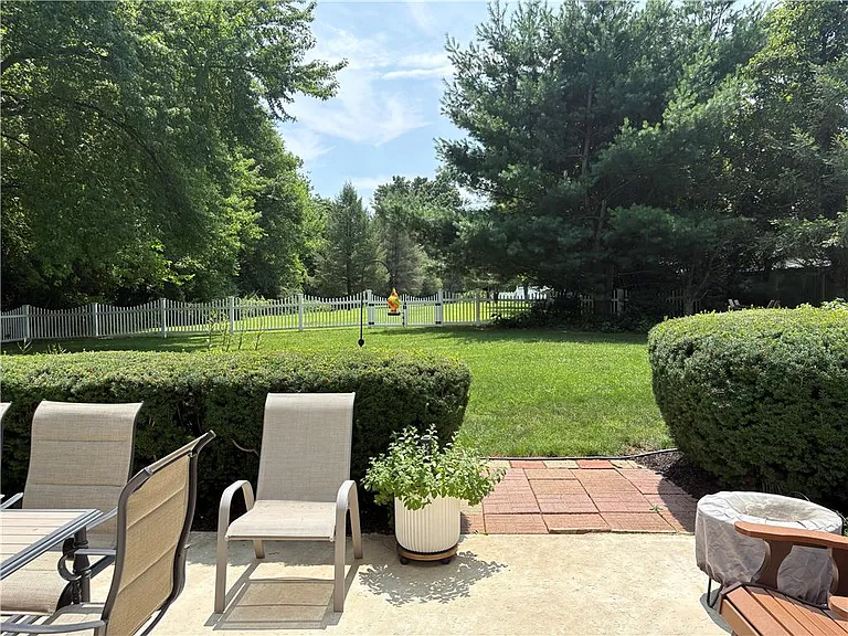 2404 Northwood Ave — Photo 18