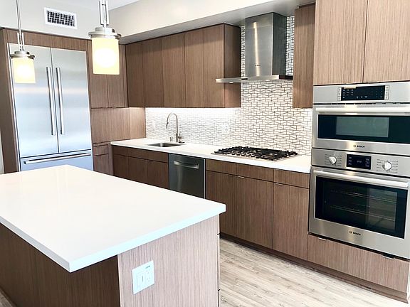 3rd image of 535 India St #302