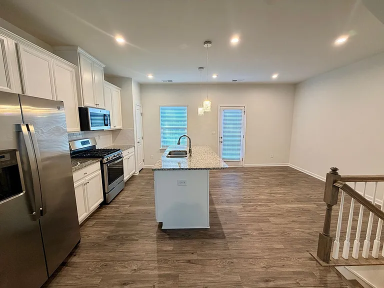 1214 Ashbury St — Photo 13