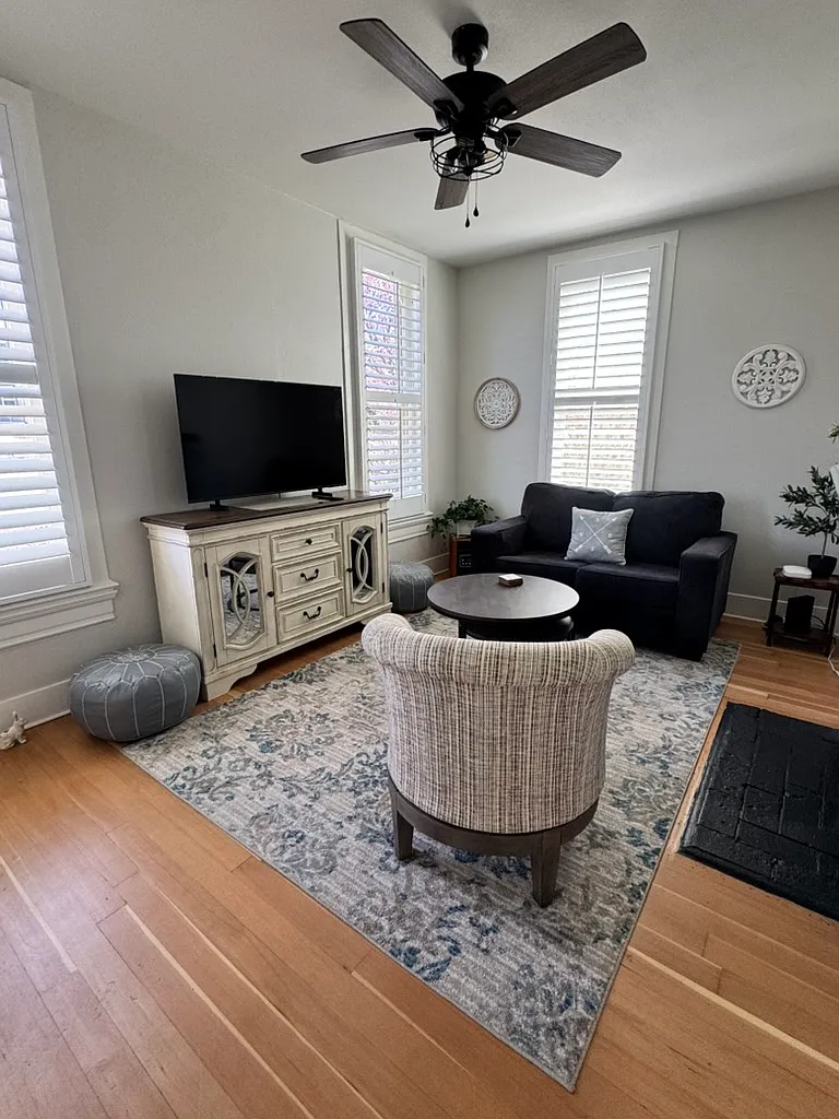 1 bed, 700 sqft, $1,850 — Photo 4