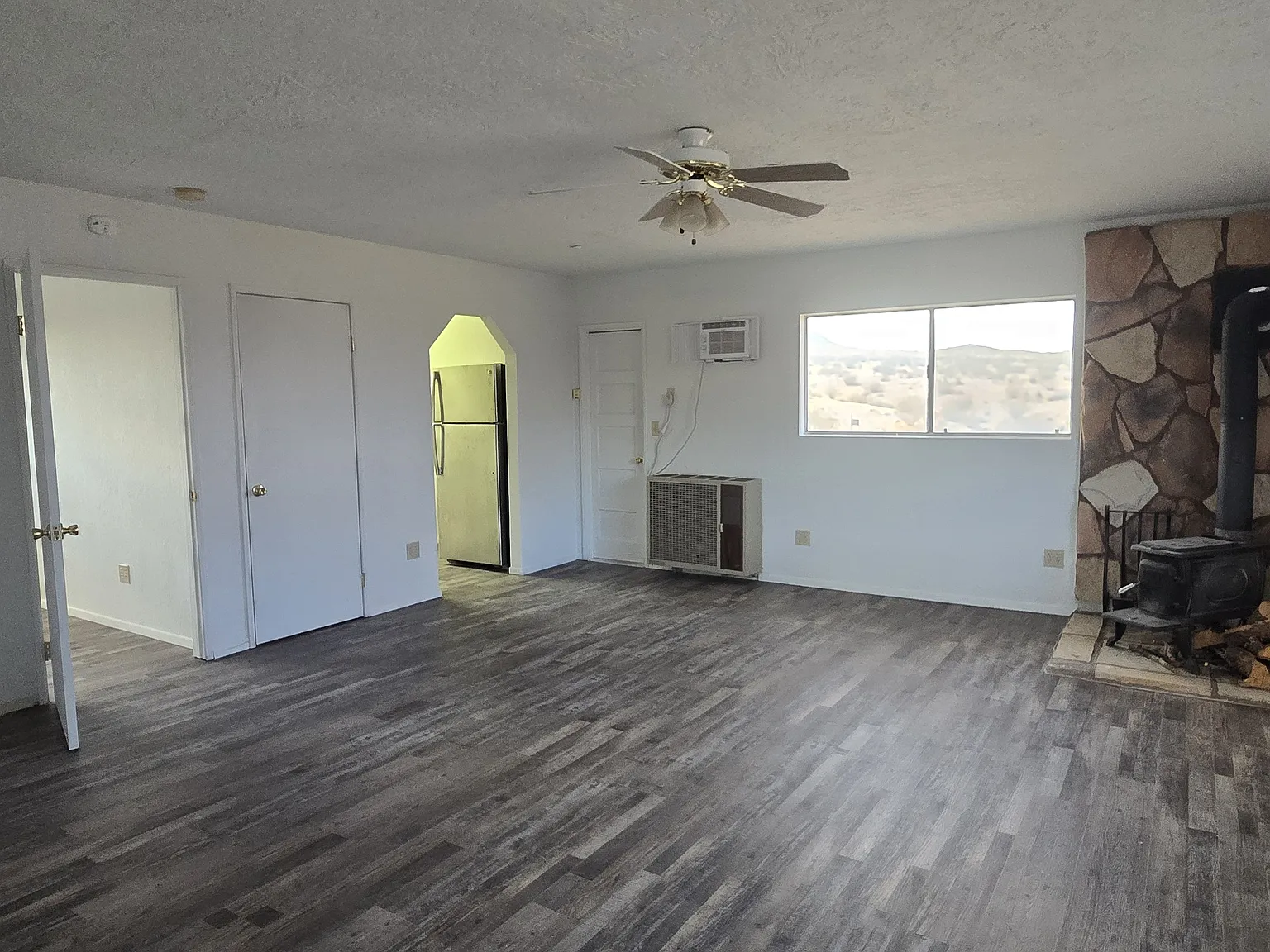 2 bed, 985 sqft, $1,550 — Photo 4