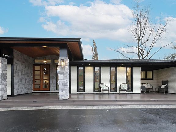 5th image of 31 Sackston Woods Ln